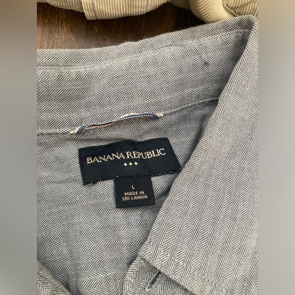 Assorted Button-Up Shirts Collection - Picture 12 of 12